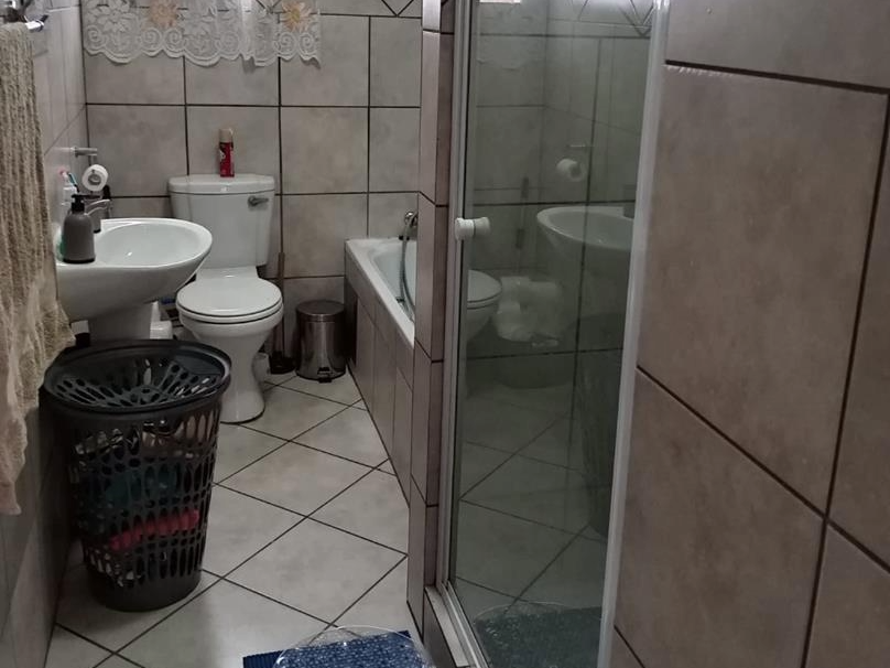2 Bedroom Property for Sale in Pretoria North Gauteng