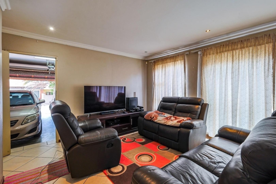 3 Bedroom Property for Sale in Equestria Gauteng