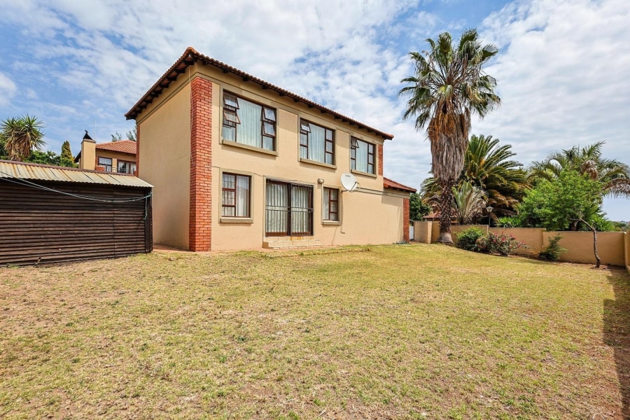 3 Bedroom Property for Sale in Equestria Gauteng