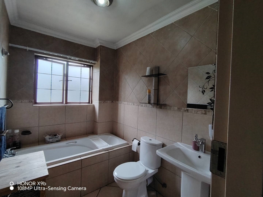 To Let 3 Bedroom Property for Rent in Zwartkop Gauteng