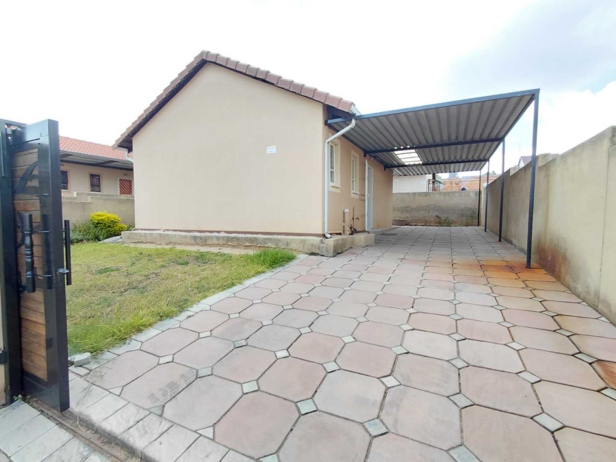 3 Bedroom Property for Sale in Witpoortjie Gauteng