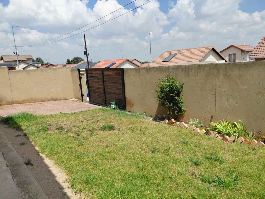 3 Bedroom Property for Sale in Witpoortjie Gauteng