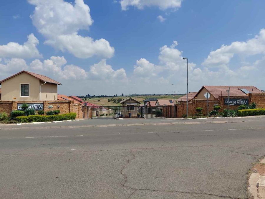 3 Bedroom Property for Sale in Witpoortjie Gauteng