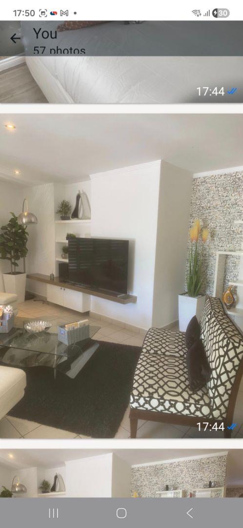 To Let 2 Bedroom Property for Rent in Sandhurst Gauteng