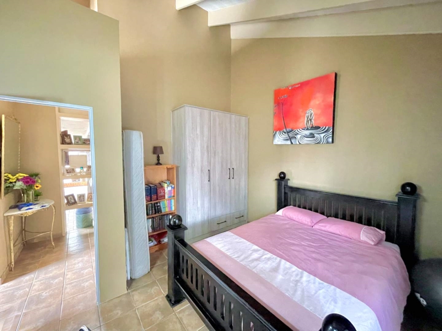 5 Bedroom Property for Sale in Garsfontein Gauteng