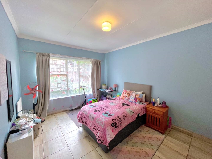 5 Bedroom Property for Sale in Garsfontein Gauteng