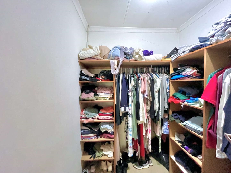 5 Bedroom Property for Sale in Garsfontein Gauteng