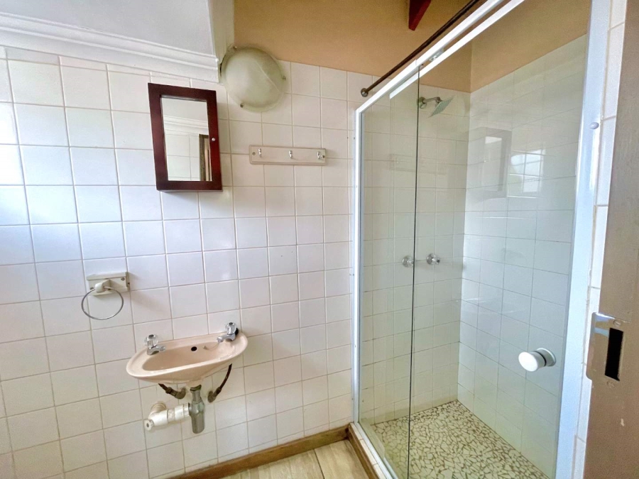 5 Bedroom Property for Sale in Garsfontein Gauteng