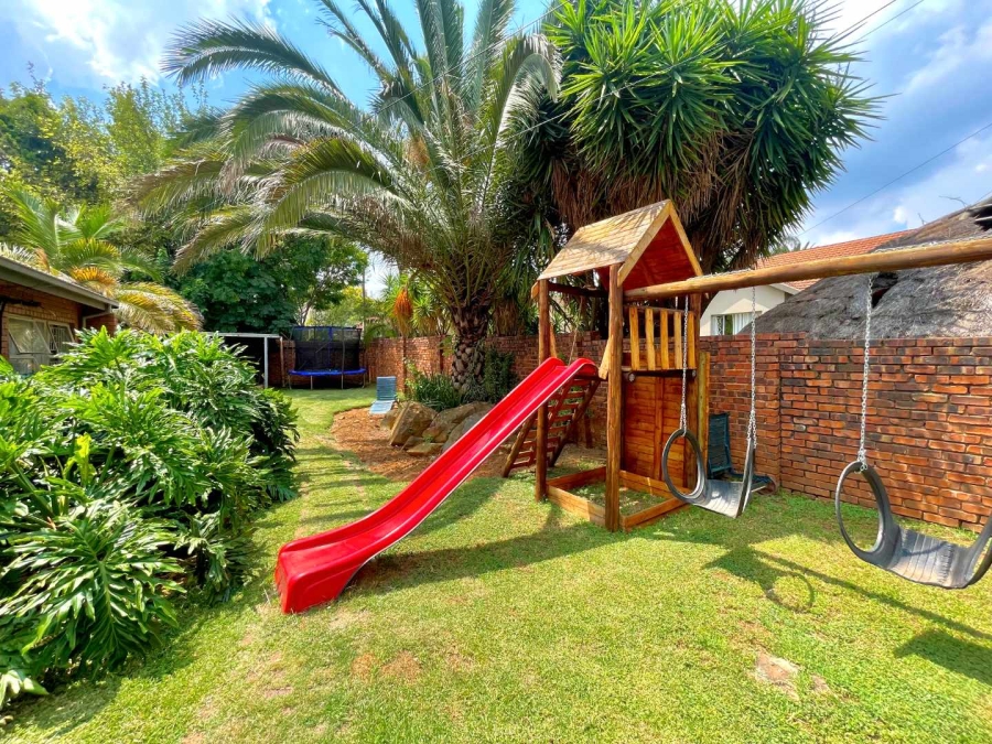 5 Bedroom Property for Sale in Garsfontein Gauteng