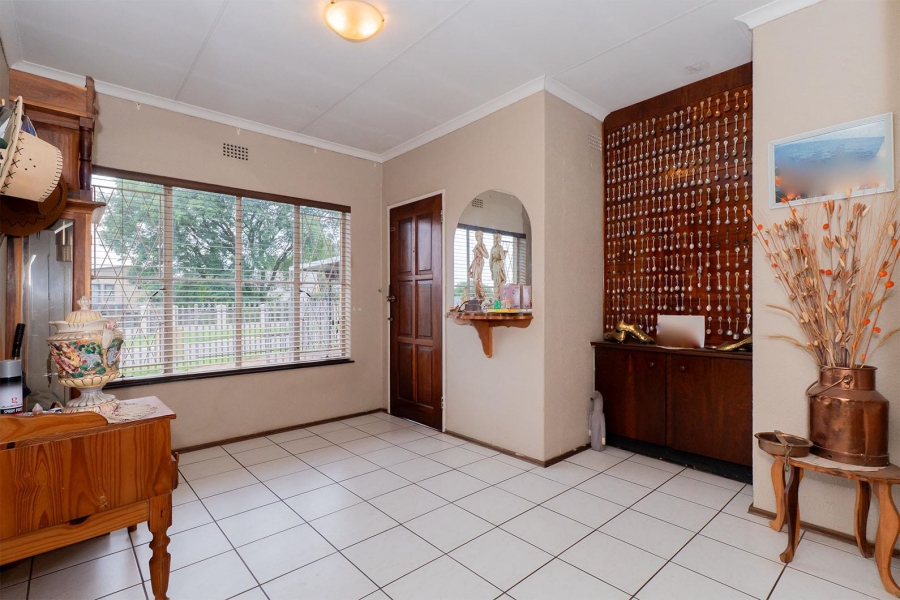 6 Bedroom Property for Sale in Van Riebeeck Park Gauteng