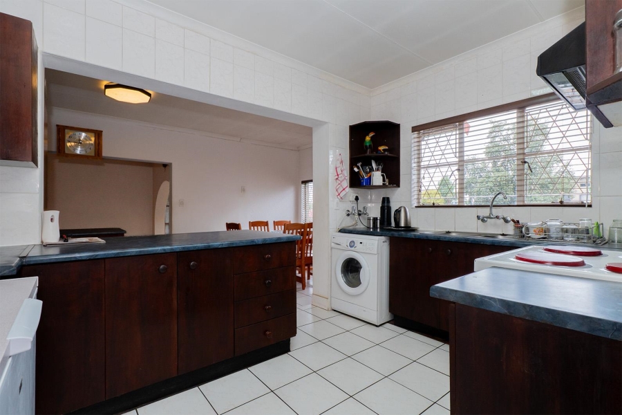 6 Bedroom Property for Sale in Van Riebeeck Park Gauteng