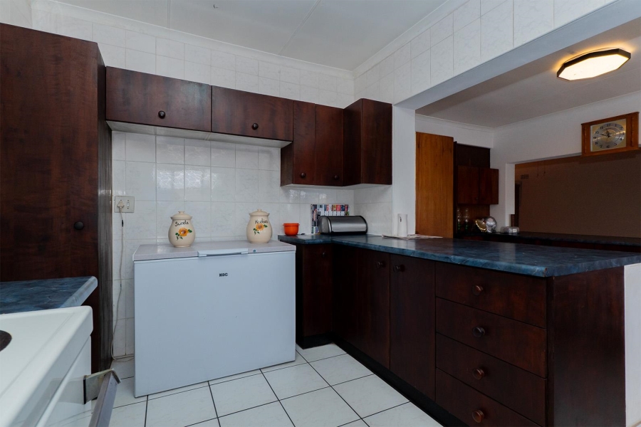 6 Bedroom Property for Sale in Van Riebeeck Park Gauteng