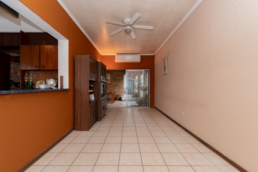 6 Bedroom Property for Sale in Van Riebeeck Park Gauteng