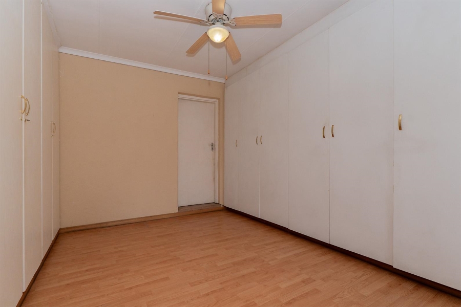 6 Bedroom Property for Sale in Van Riebeeck Park Gauteng