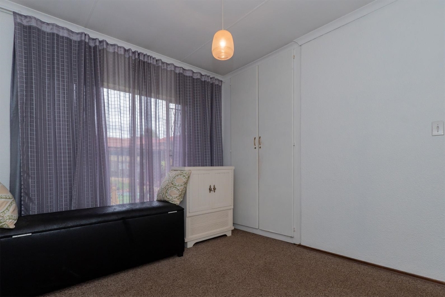 6 Bedroom Property for Sale in Van Riebeeck Park Gauteng