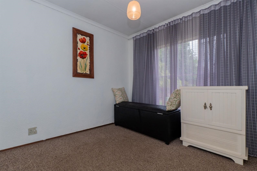 6 Bedroom Property for Sale in Van Riebeeck Park Gauteng