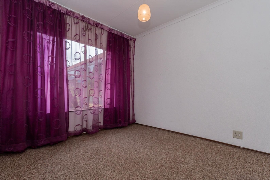 6 Bedroom Property for Sale in Van Riebeeck Park Gauteng