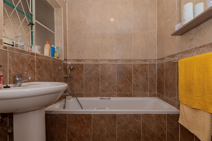 6 Bedroom Property for Sale in Van Riebeeck Park Gauteng