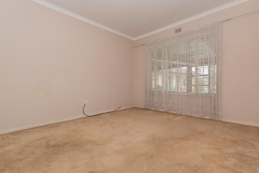 6 Bedroom Property for Sale in Van Riebeeck Park Gauteng