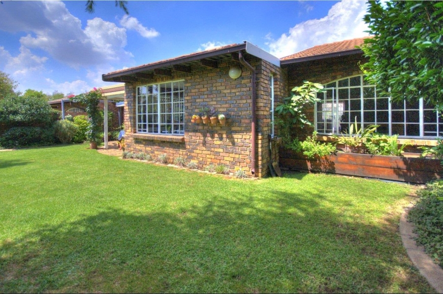 3 Bedroom Property for Sale in Brackenhurst Gauteng