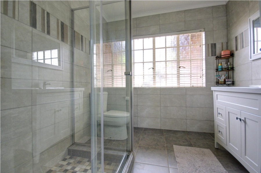 3 Bedroom Property for Sale in Brackenhurst Gauteng