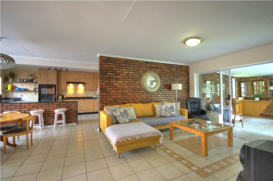 3 Bedroom Property for Sale in Brackenhurst Gauteng
