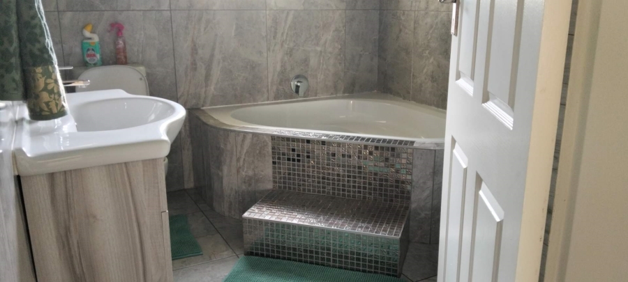 3 Bedroom Property for Sale in Selcourt Gauteng