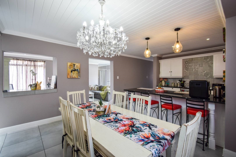 4 Bedroom Property for Sale in Faerie Glen Gauteng