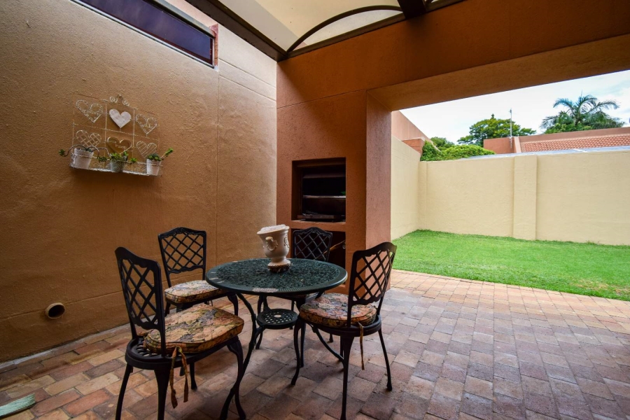 4 Bedroom Property for Sale in Faerie Glen Gauteng