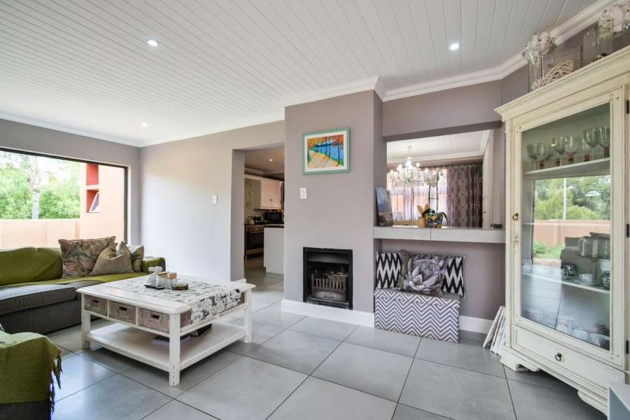 4 Bedroom Property for Sale in Faerie Glen Gauteng