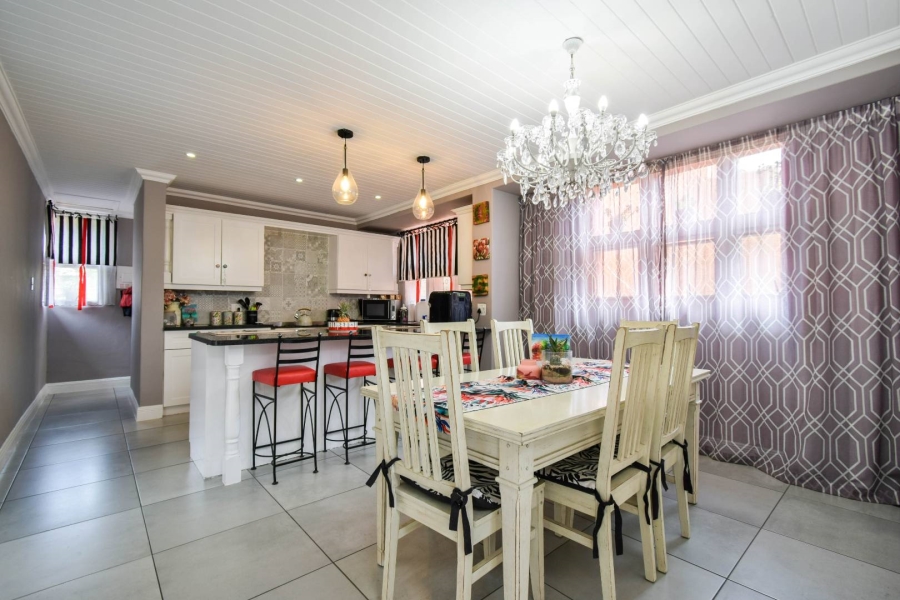 4 Bedroom Property for Sale in Faerie Glen Gauteng