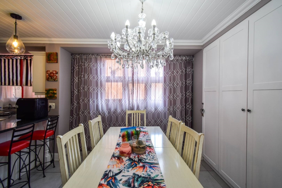 4 Bedroom Property for Sale in Faerie Glen Gauteng