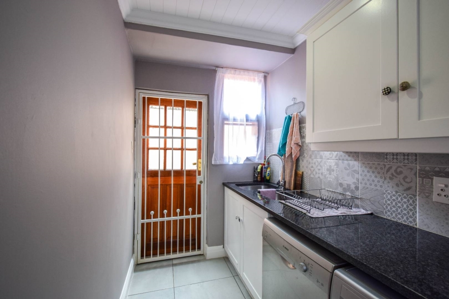 4 Bedroom Property for Sale in Faerie Glen Gauteng