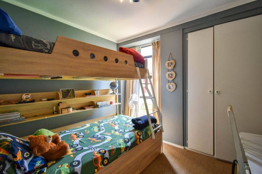 4 Bedroom Property for Sale in Faerie Glen Gauteng