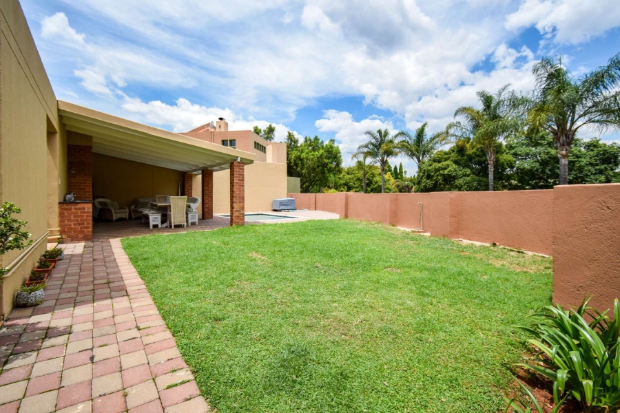 4 Bedroom Property for Sale in Faerie Glen Gauteng