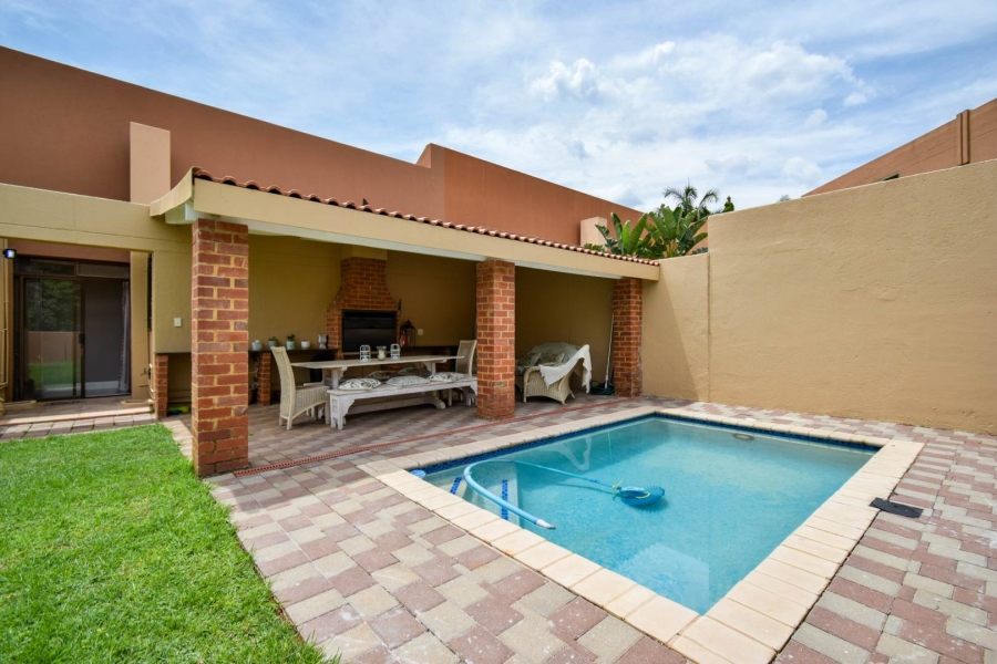 4 Bedroom Property for Sale in Faerie Glen Gauteng
