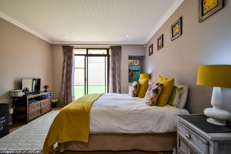 4 Bedroom Property for Sale in Faerie Glen Gauteng