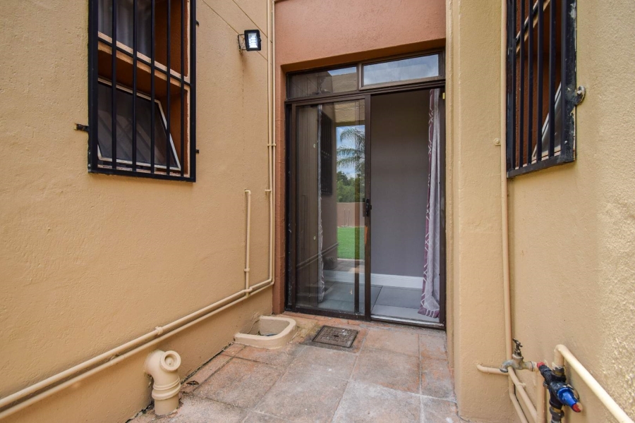 4 Bedroom Property for Sale in Faerie Glen Gauteng