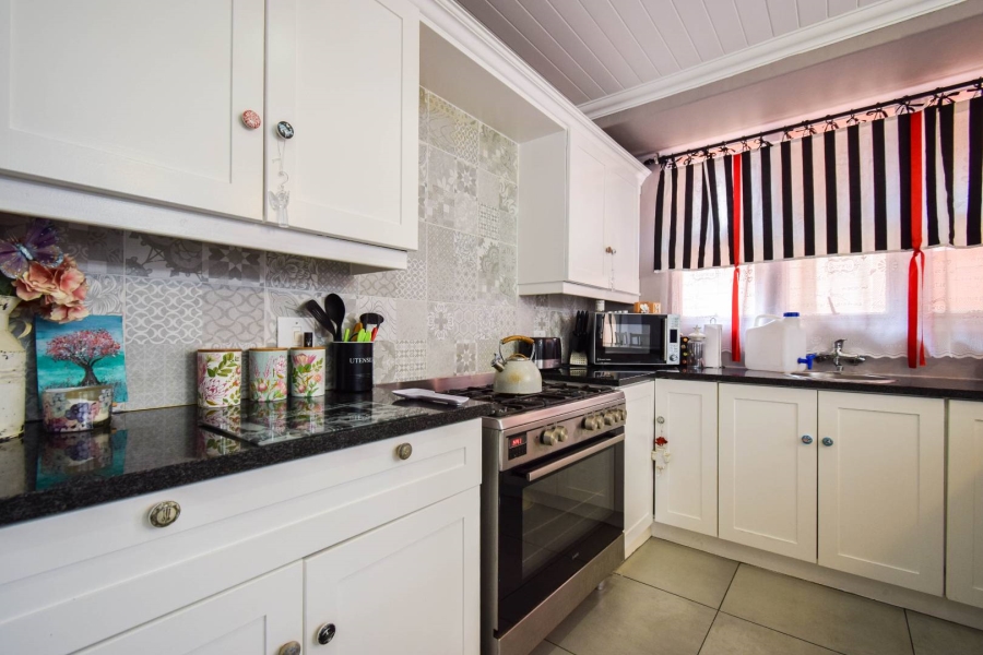 4 Bedroom Property for Sale in Faerie Glen Gauteng