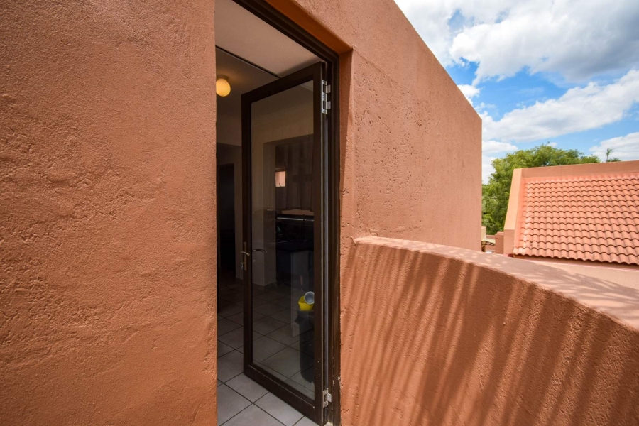 4 Bedroom Property for Sale in Faerie Glen Gauteng