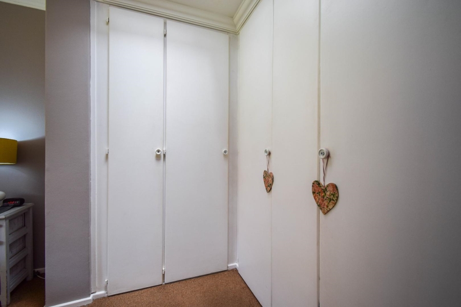 4 Bedroom Property for Sale in Faerie Glen Gauteng