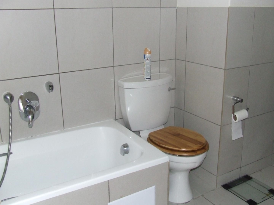 To Let 1 Bedroom Property for Rent in Jackal Creek Golf Estate Gauteng