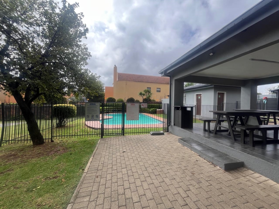 2 Bedroom Property for Sale in Boskruin Gauteng