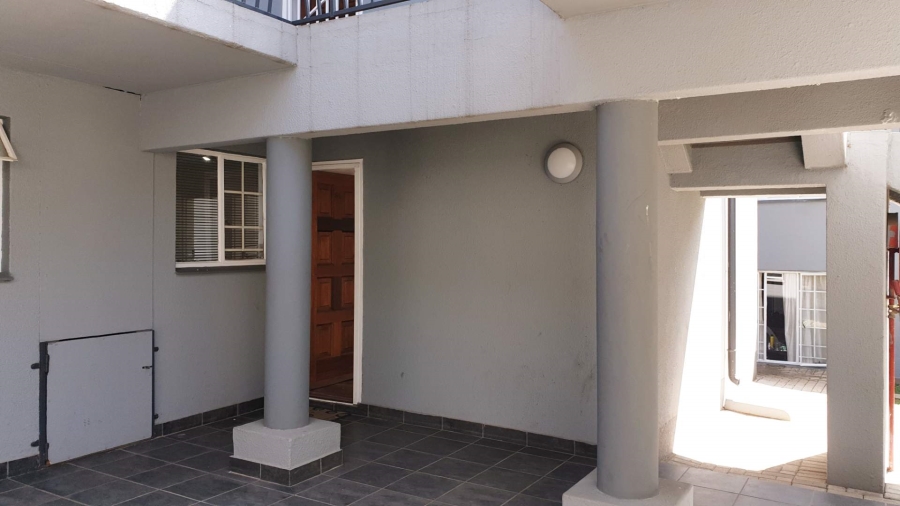 2 Bedroom Property for Sale in Boskruin Gauteng
