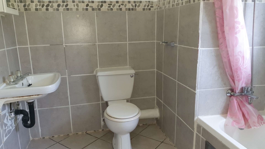2 Bedroom Property for Sale in Boskruin Gauteng