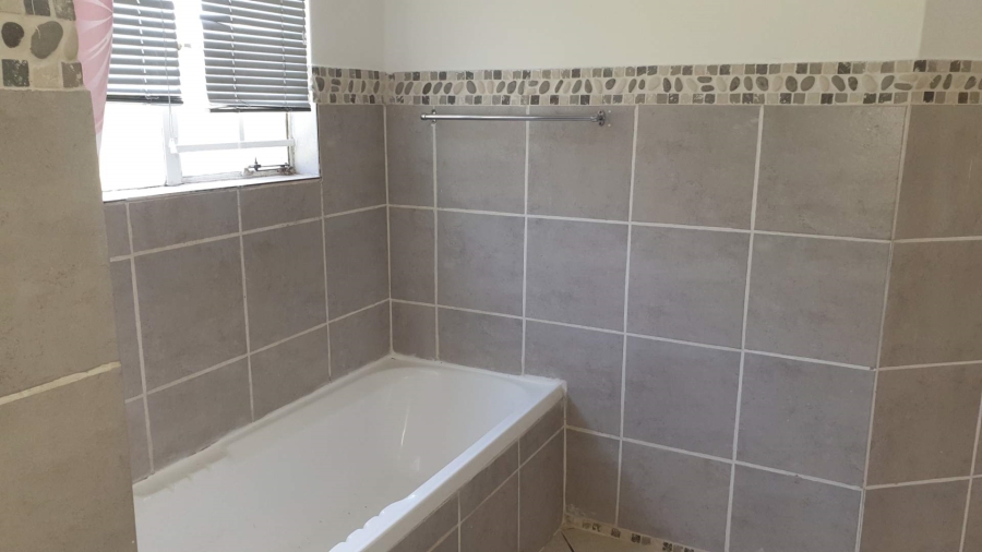 2 Bedroom Property for Sale in Boskruin Gauteng
