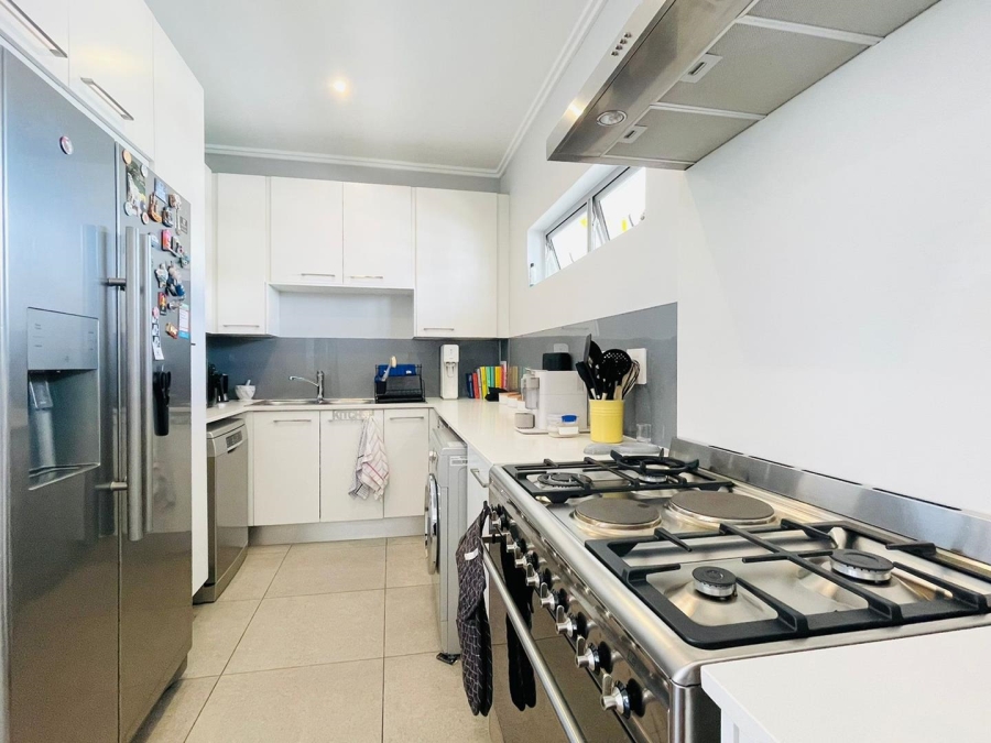 To Let 2 Bedroom Property for Rent in Melrose North Gauteng