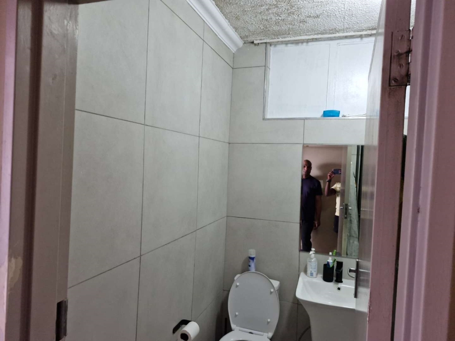 2 Bedroom Property for Sale in La Montagne Gauteng