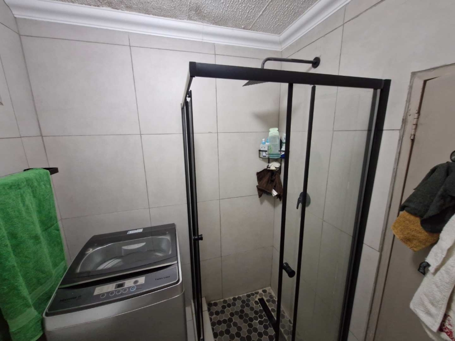 2 Bedroom Property for Sale in La Montagne Gauteng