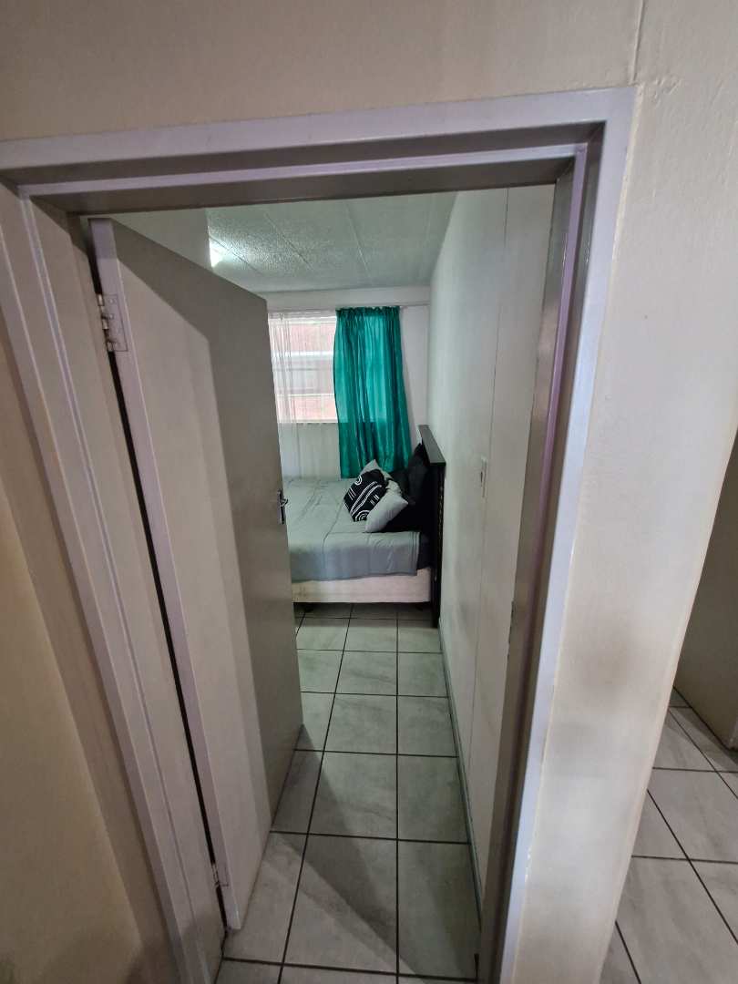 2 Bedroom Property for Sale in La Montagne Gauteng